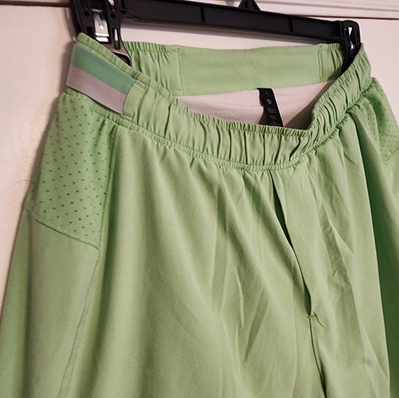 Lululemon Mens Surge Shorts Small - Picture 6 of 13